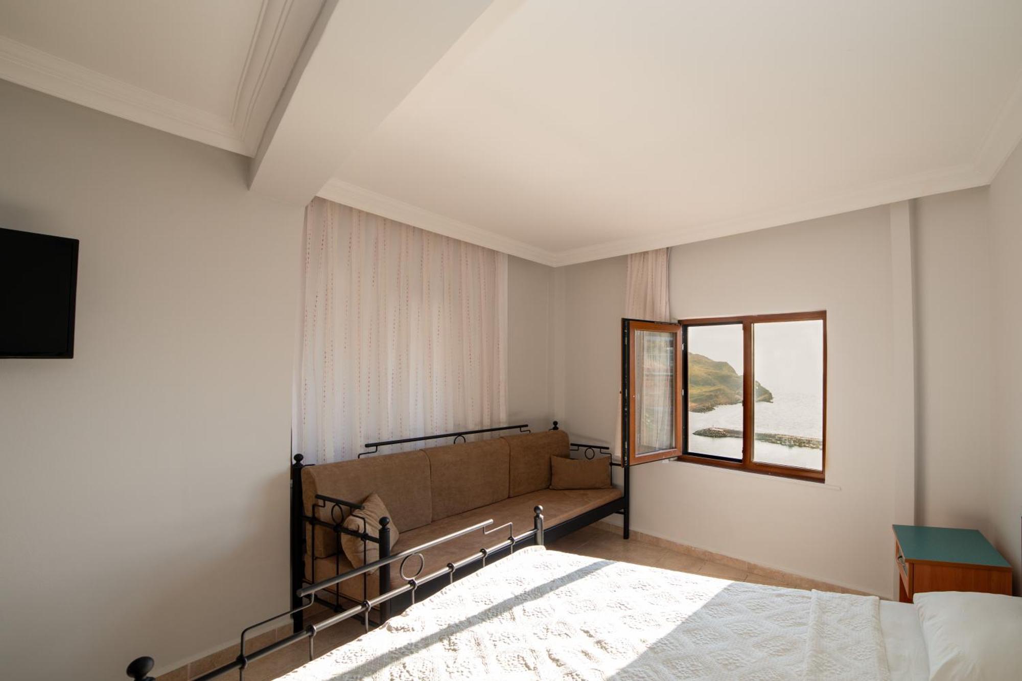 Yakamoz Hotel Goekceada İmroz Exterior foto